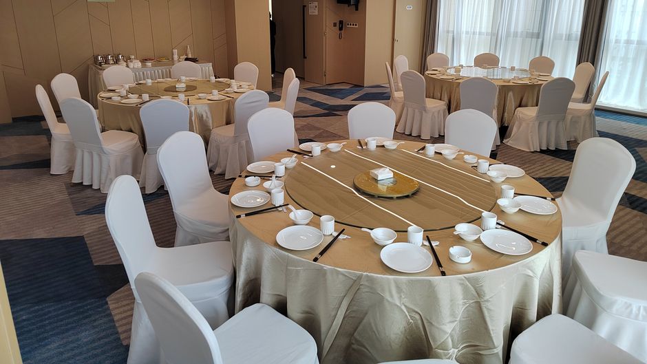 Holiday Inn Exp Linyi North New District Ballroom