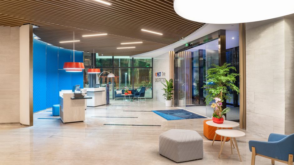 Holiday Inn Express City Center Lobby