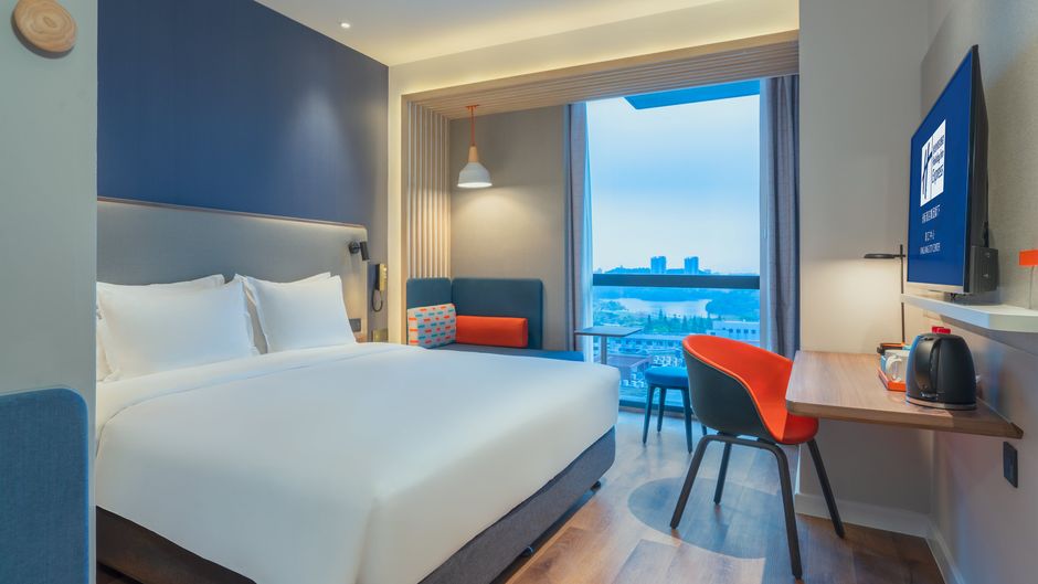 Holiday Inn Express City Center Room