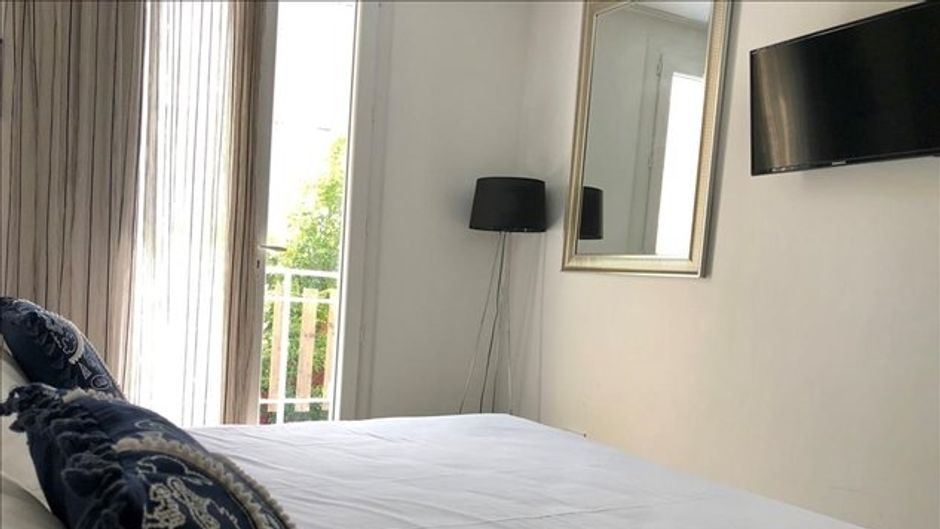 St Louis Hotel Room