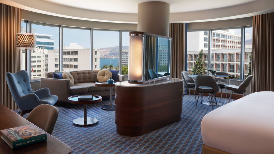 Renaissance Izmir Hotel Suite
