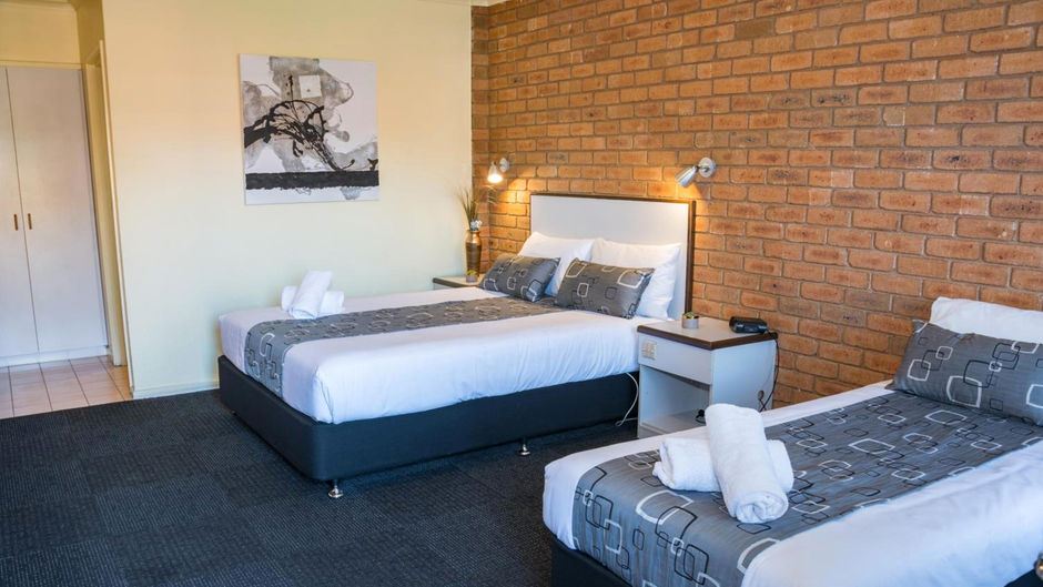 Peppermill Inn Room