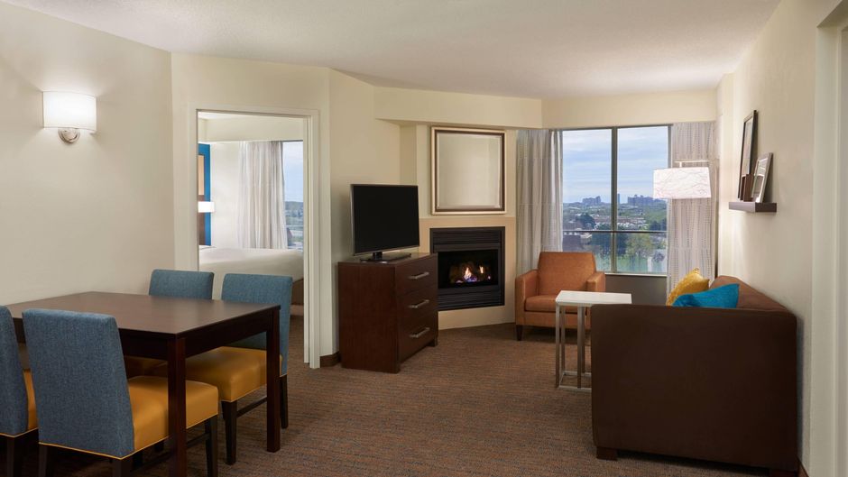 Residence Inn Toronto Airport Room