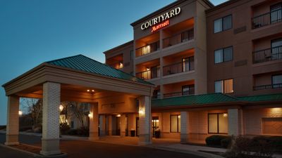 Courtyard Chicago St. Charles