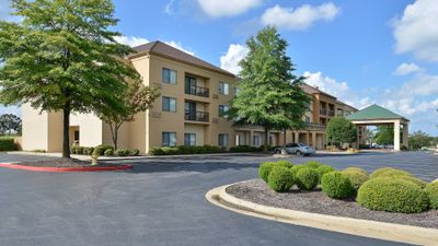 Courtyard Bentonville