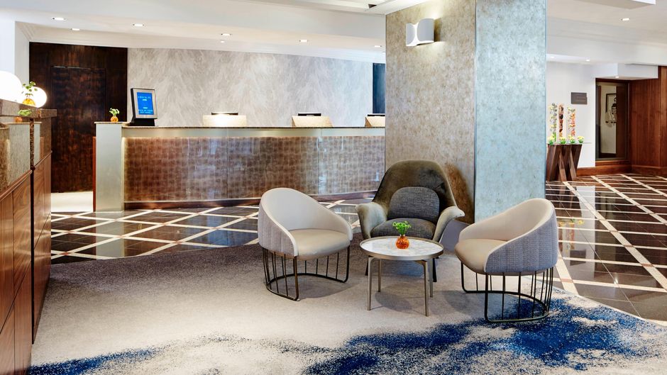 London Marriott Hotel Marble Arch Lobby