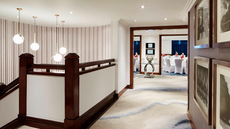 London Marriott Hotel Marble Arch Lobby