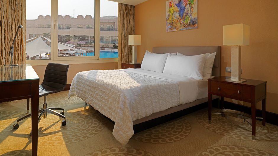 Le Meridien Pyramids Hotel & Spa Suite