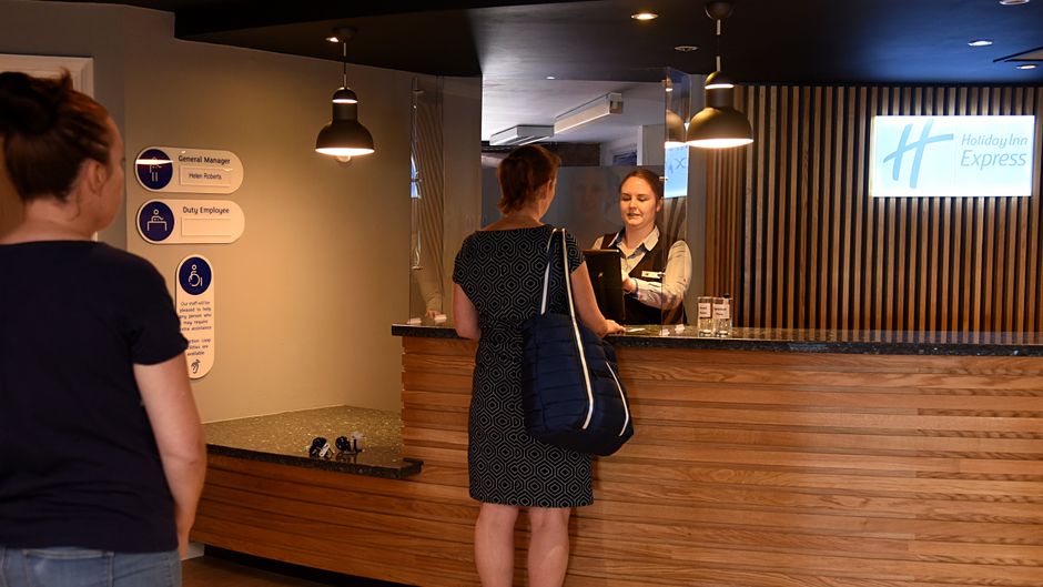 Holiday Inn Express Albert Dock Lobby