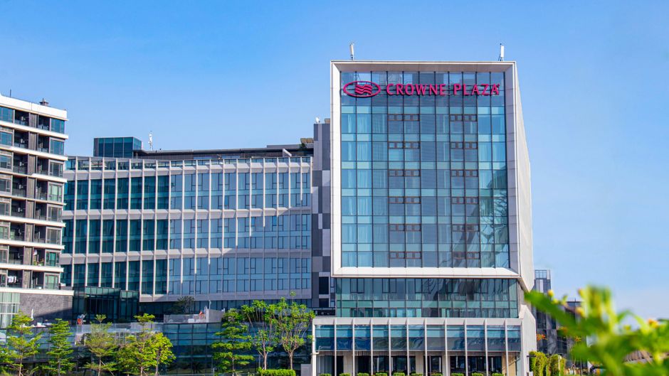 Crowne Plaza Shenzhen WECC Exterior