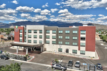 Holiday Inn Express & Suites East
