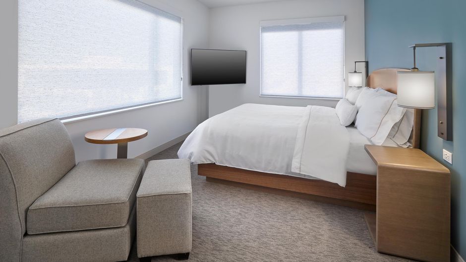 Element Edmonton West Suite