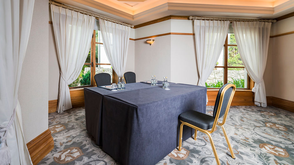 Meadowlands Hotel Meeting