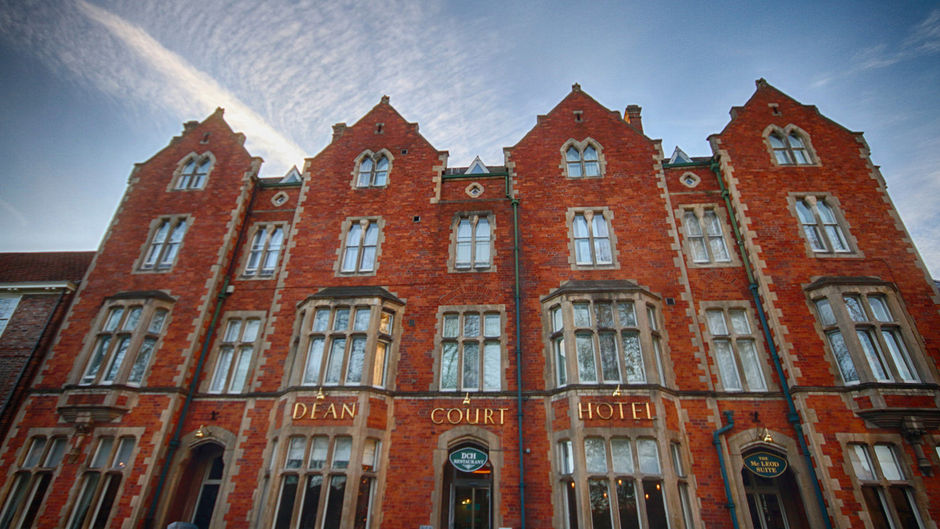 Dean Court Hotel Exterior