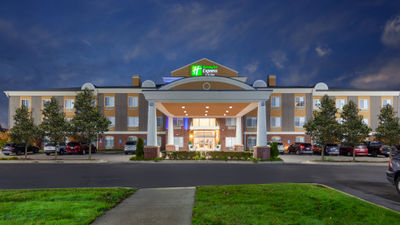 Holiday Inn Express & Suites Woodhaven