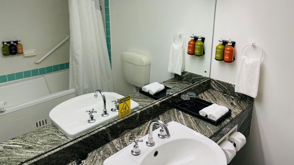 Holiday Inn Parramatta Room
