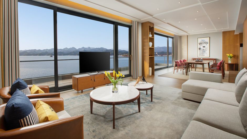 voco Thousand Island Lake Suite