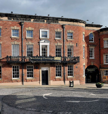 Wynnstay Arms Hotel