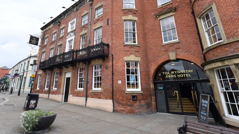 Wynnstay Arms Hotel Exterior