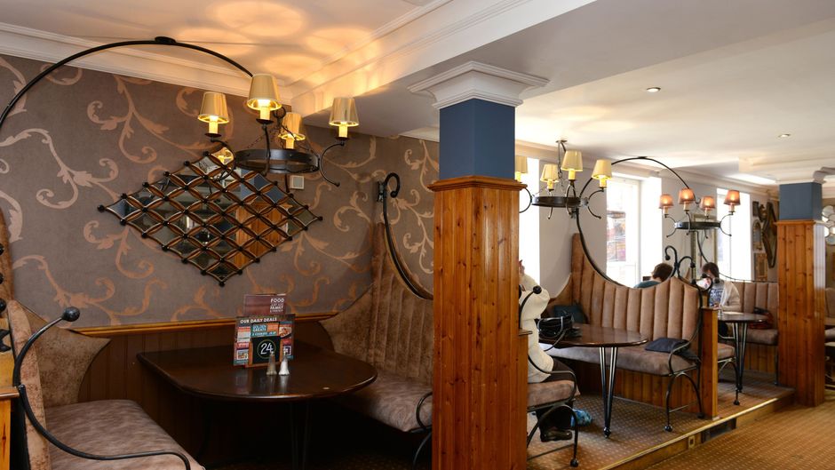 Wynnstay Arms Hotel Restaurant