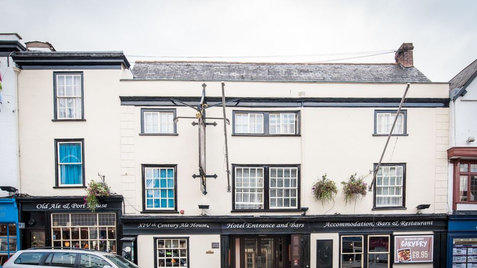 White Hart Marstons Inns Exterior