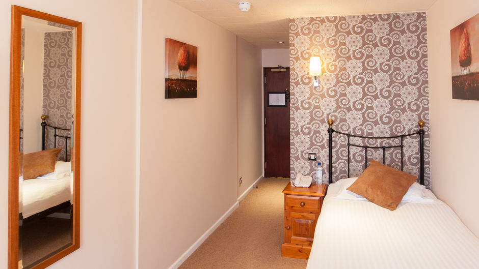White Hart Marstons Inns Room