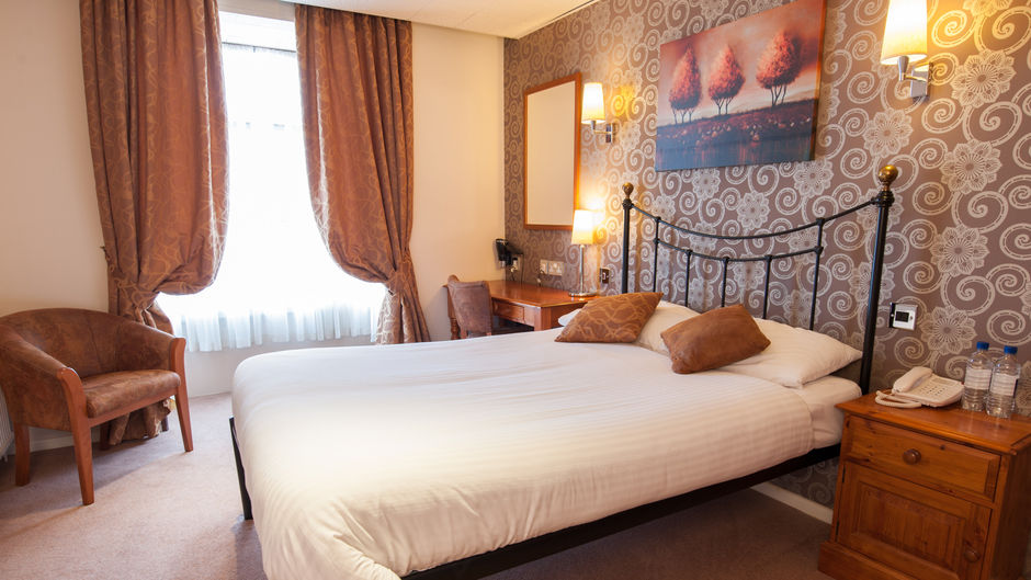 White Hart Marstons Inns Room