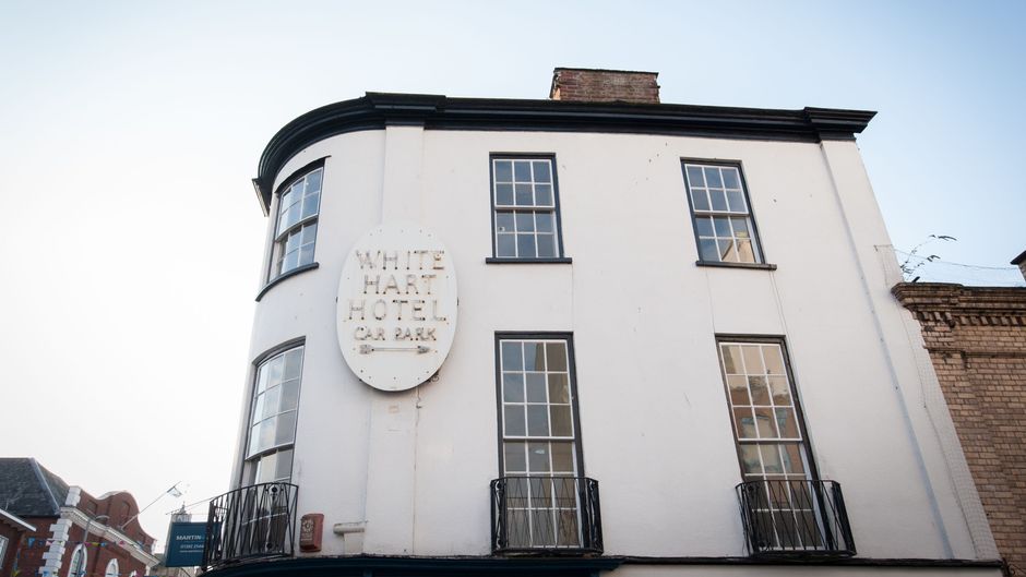 White Hart Marstons Inns Exterior