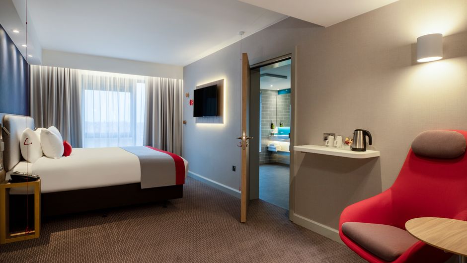 Holiday Inn Exp Cambridge West-Cambourne Room