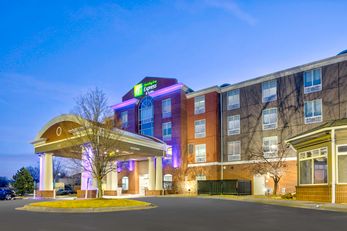 Holiday Inn Express & Suites Kansas City