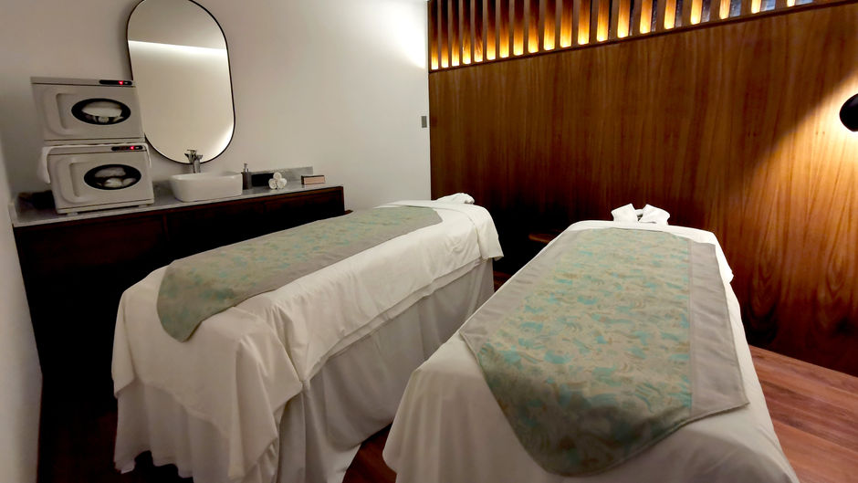 Holiday Inn & Suites Marina & Golf Spa