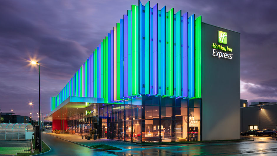 Holiday Inn Express Aarburg-Oftringen Exterior