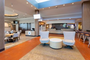Holiday Inn Hotel & Suites
