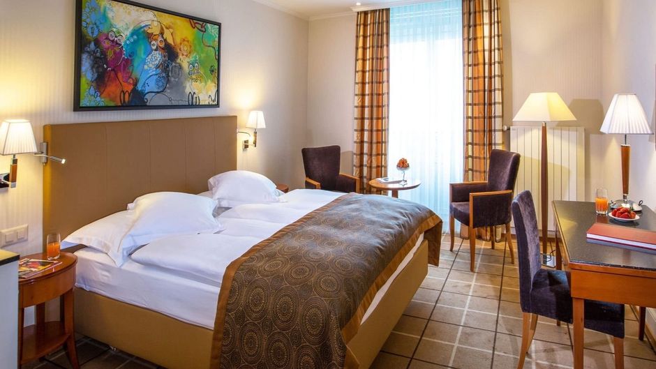 Hotel de la Paix Room