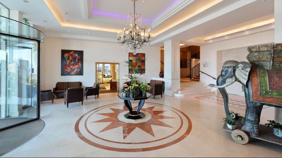 Hotel de la Paix Lobby