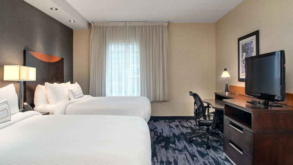 Fairfield Inn/Suites Toronto Mississauga Suite