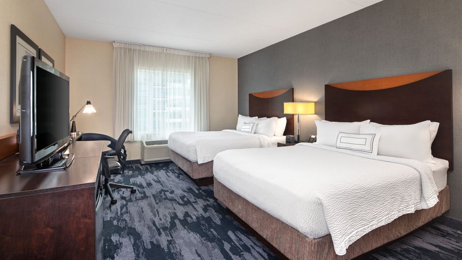 Fairfield Inn/Suites Toronto Mississauga Room