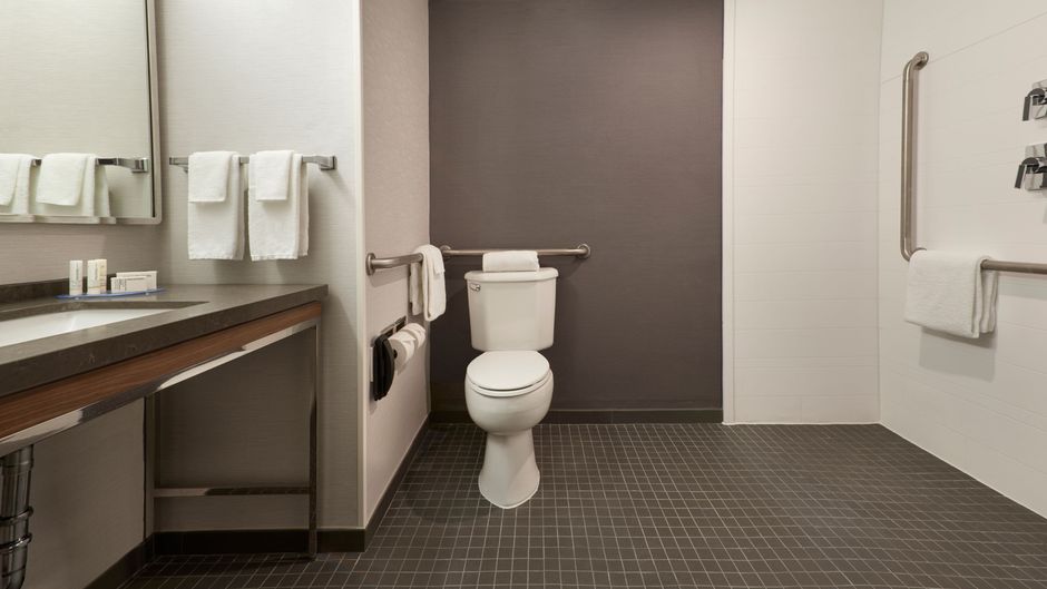 Courtyard by Marriott Toronto Markham Room