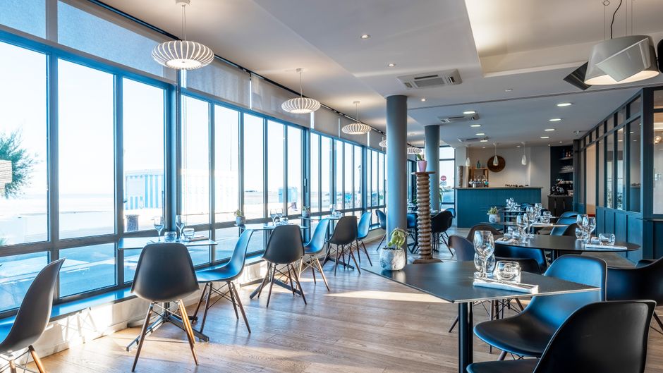 Les Flots Hotel Restaurant