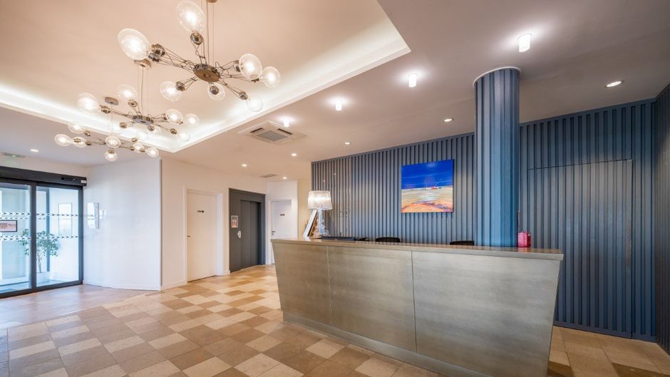 Les Flots Hotel Lobby