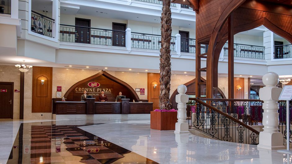 Crowne Plaza Hotel Antalya Lobby