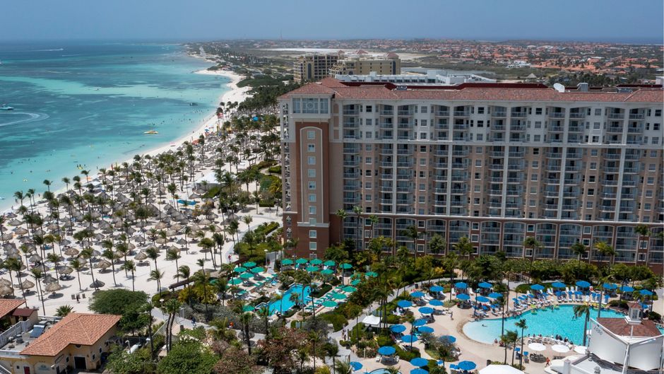 Marriott's Aruba Surf Club Exterior