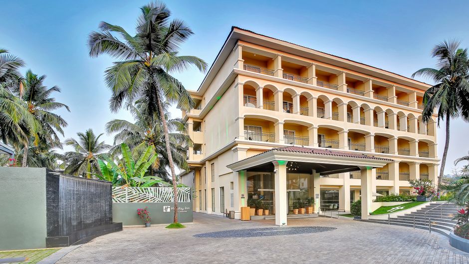 Holiday Inn Goa Candolim Exterior