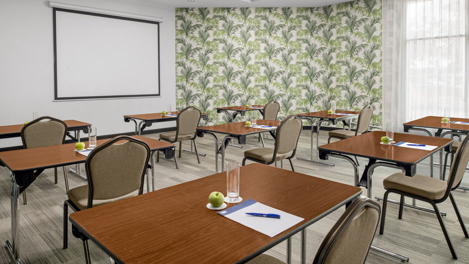 Holiday Inn Express Dubai, Safa Park Meeting