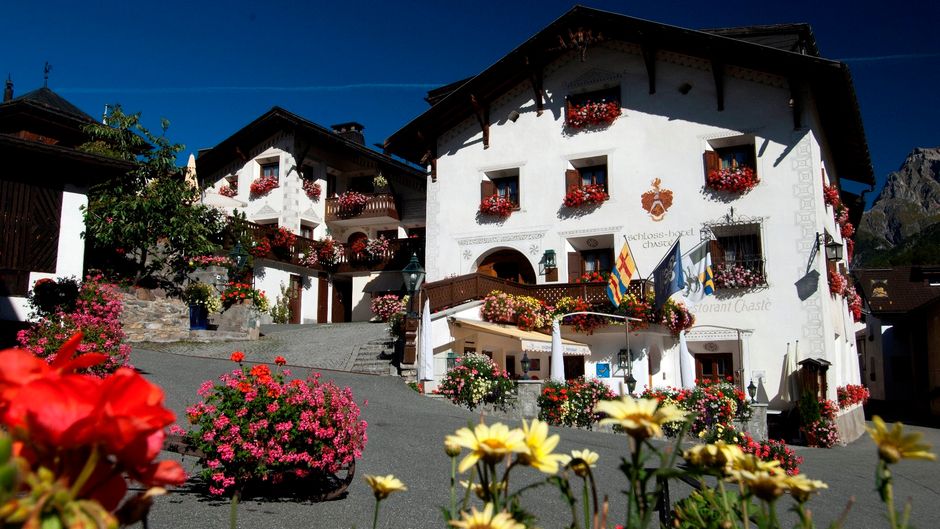 Schlosshotel Chaste Exterior