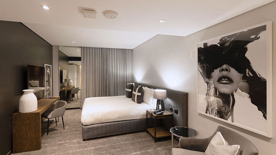 The Capital 15 on Orange Hotel Room