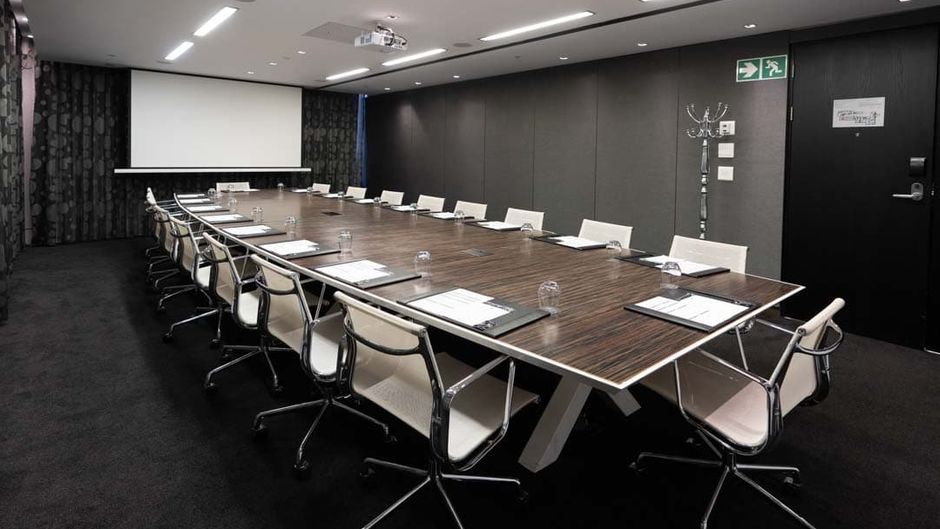The Capital 15 on Orange Hotel Meeting