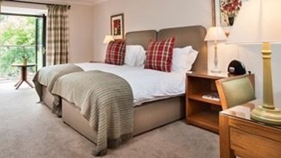 Parkway Hotel Room