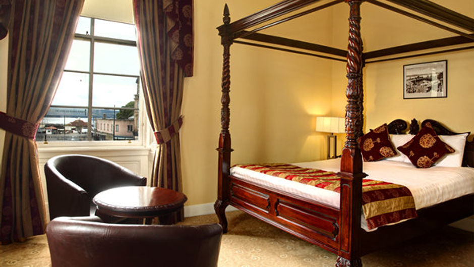 Argyll Hotel Room