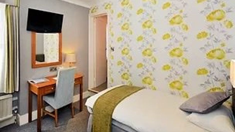 Ardington Hotel Room